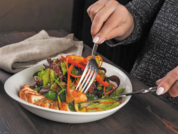 Changing daily eating habits helps you lose weight while maintaining proper nutrition
